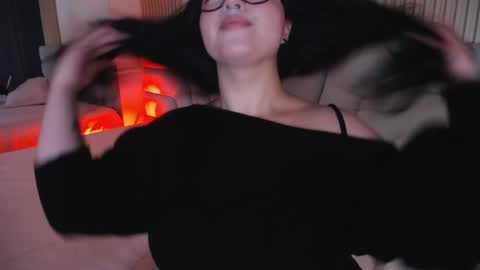 Miss Loise online show from April 20, 2026, 1:19 am