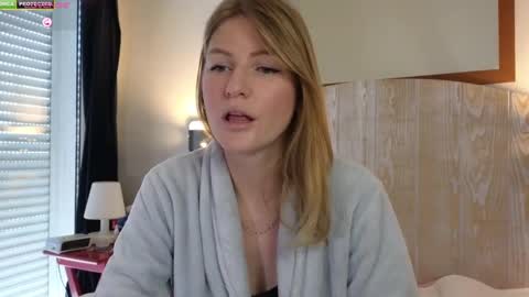 Misslucci online show from March 8, 2025, 9:06 am