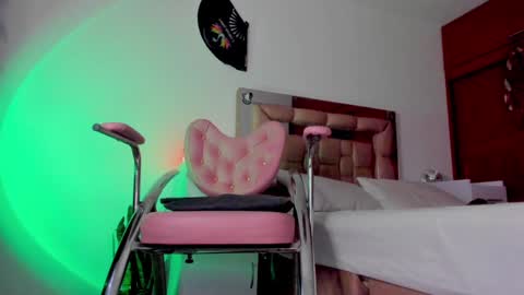 Lucye Robbie online show from December 15, 2024, 2:30 am