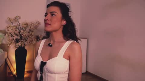 Lullu online show from November 13, 2025, 3:00 pm