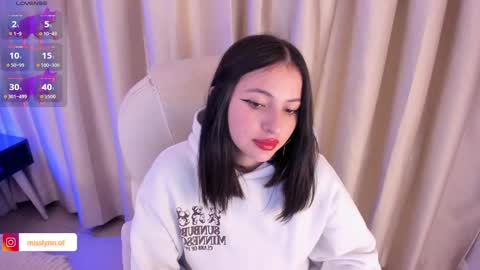 Snapshot of misslynn_ chatting on November 18, 2025, 2:17 am i am lyn online show from November 18, 2025, 2:17 am