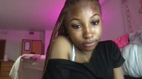 missmarimac online show from January 11, 2026, 3:33 am