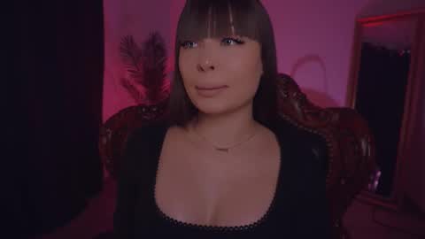 LUXXANDRA online show from February 25, 2025, 5:19 am