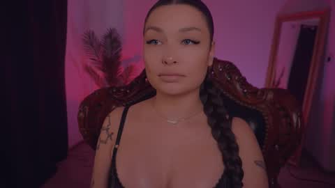 LUXXANDRA online show from February 26, 2025, 9:21 am