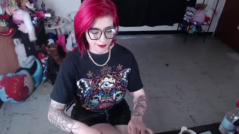 Miss Mia online show from February 12, 2025, 4:22 pm