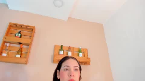 Mia  online show from November 3, 2025, 11:44 am