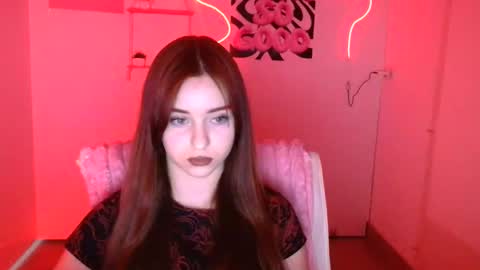 Mia online show from November 24, 2025, 6:40 pm