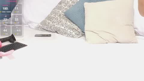 Mia online show from December 26, 2024, 5:19 pm