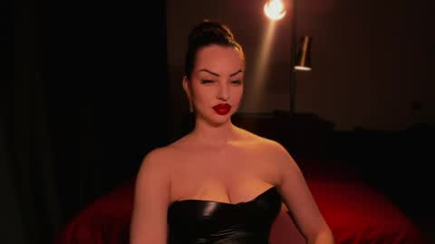 Snapshot of missmirandagd chatting on May 2, 2026, 7:30 pm online show from May 2, 2026, 7:30 pm