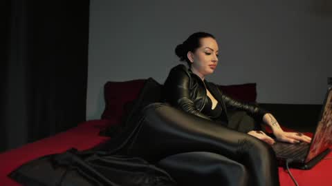 Snapshot of missmirandagd chatting on May 12, 2026, 6:16 pm online show from May 12, 2026, 6:16 pm