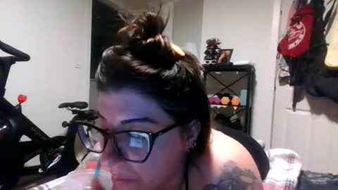 MissMona online show from April 2, 2026, 1:47 am