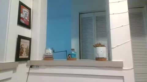 MissMona online show from April 15, 2026, 11:05 pm