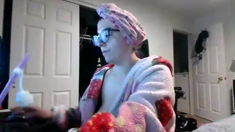 MissMona online show from April 21, 2026, 10:32 am