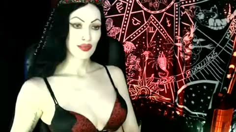 MissMoonDoll online show from April 26, 2026, 4:43 am