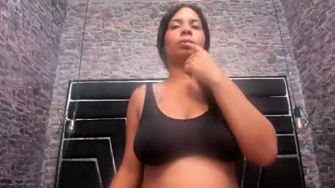 Naomy  online show from December 1, 2025, 7:52 pm