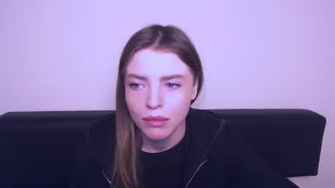 Olivia online show from February 19, 2025, 9:50 am