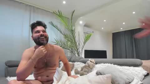 Snapshot of misspanthera chatting on November 5, 2025, 1:44 pm Jennifer Johnny online show from November 5, 2025, 1:44 pm