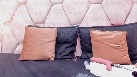 Sara  online show from January 3, 2025, 6:57 pm