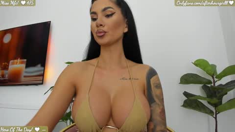 Renata online show from September 30, 2025, 7:41 pm