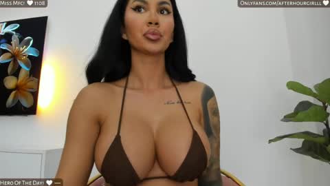 Renata online show from April 18, 2026, 7:18 pm