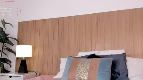 Emma Prada online show from November 11, 2025, 11:54 am