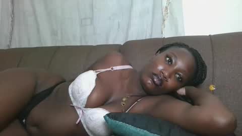 pretty gal online show from October 20, 2025, 9:37 pm