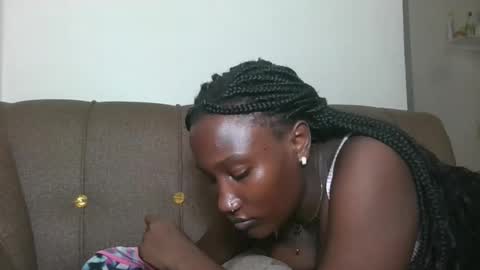 pretty gal online show from October 28, 2025, 11:07 pm