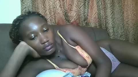 pretty gal online show from November 15, 2025, 10:12 am