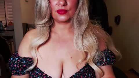 Missqueen1416 online show from March 12, 2025, 9:45 pm