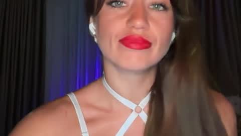 Snapshot of missroriann chatting on June 19, 2026, 2:21 pm missroriann online show from June 19, 2026, 2:21 pm