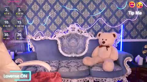 missrossi online show from September 17, 2025, 6:53 pm