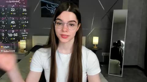 misss_evelyne online show from December 22, 2025, 1:35 am