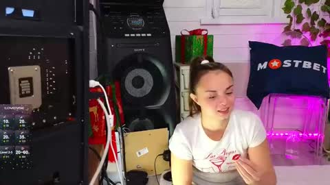 . online show from January 9, 2025, 2:40 pm