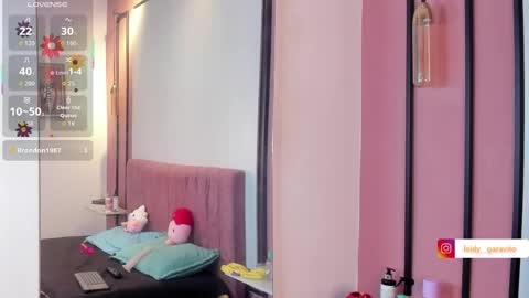 victoria  online show from April 18, 2026, 9:26 pm