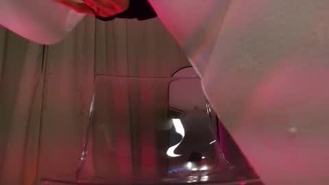 Medussa online show from March 9, 2026, 4:33 pm