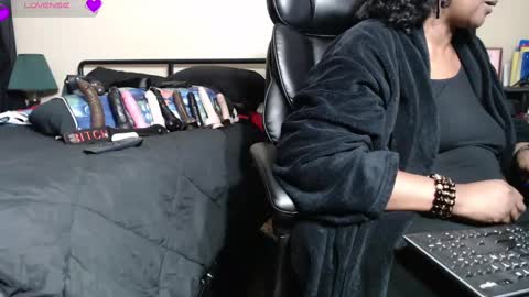 MissTajaa online show from November 17, 2025, 8:25 pm