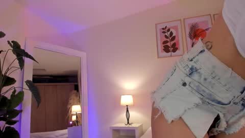 Sara Martinez online show from March 6, 2026, 10:28 pm