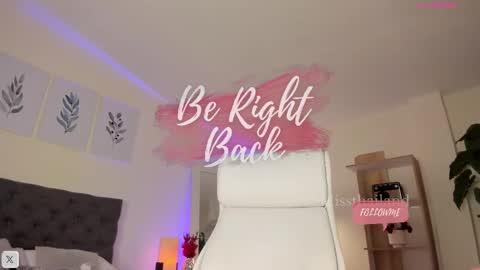 Fernanda Davila online show from February 11, 2025, 5:37 am