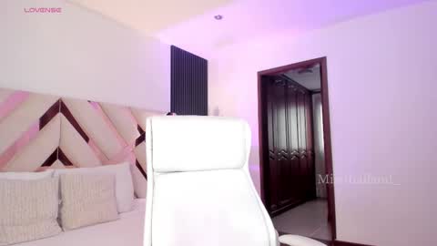 Fernanda Davila online show from October 17, 2025, 12:52 pm