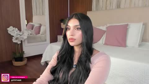 Fernanda Davila online show from April 21, 2026, 10:34 pm