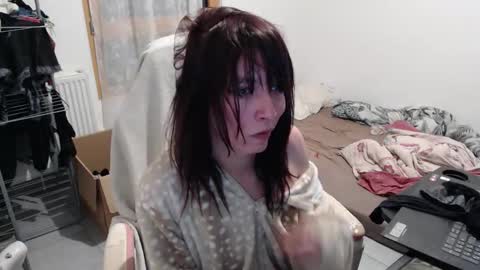 missthon online show from November 13, 2025, 6:23 am