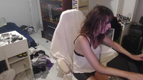 missthon online show from April 21, 2026, 9:26 am