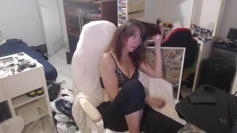 missthon online show from April 22, 2026, 10:39 am