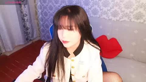 Val online show from October 7, 2025, 5:26 am