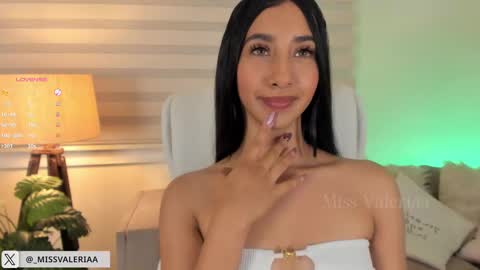 Valeria Davila online show from February 28, 2025, 2:42 am