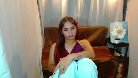 SweetViolet online show from February 8, 2025, 9:13 am