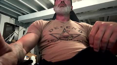 AJ online show from October 17, 2025, 2:04 am
