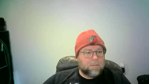 Mr. Happy online show from November 4, 2025, 6:29 pm