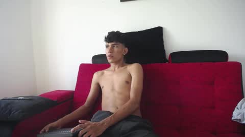 mister_jhonxxx online show from December 6, 2024, 1:44 pm