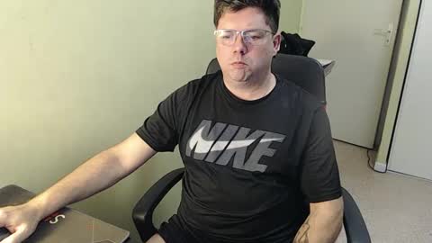 mistercoeur online show from February 1, 2025, 4:54 pm